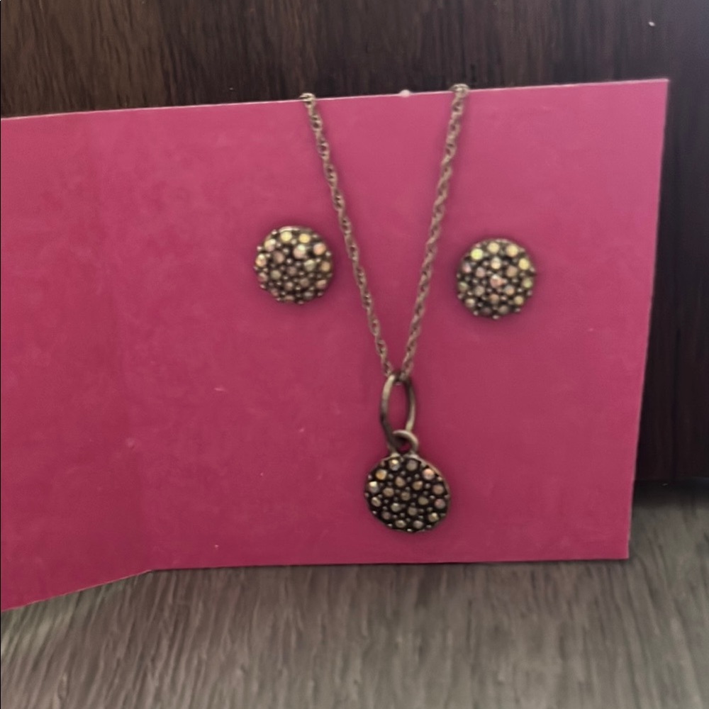 Elegant Silver Jewelry Set by Premier Designs‎